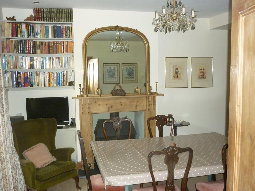 Tabor House B&B Фишгард Екстериор снимка