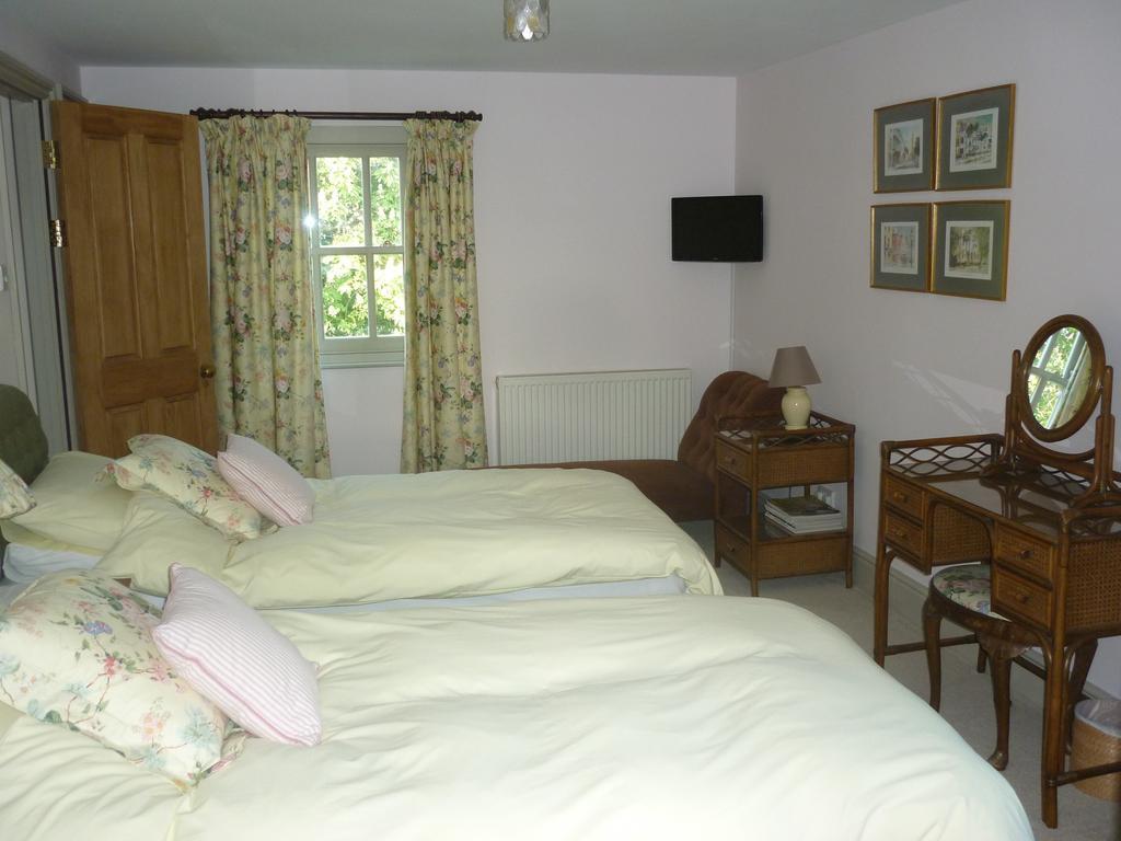 Tabor House B&B Фишгард Екстериор снимка