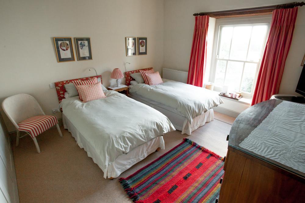 Tabor House B&B Фишгард Екстериор снимка