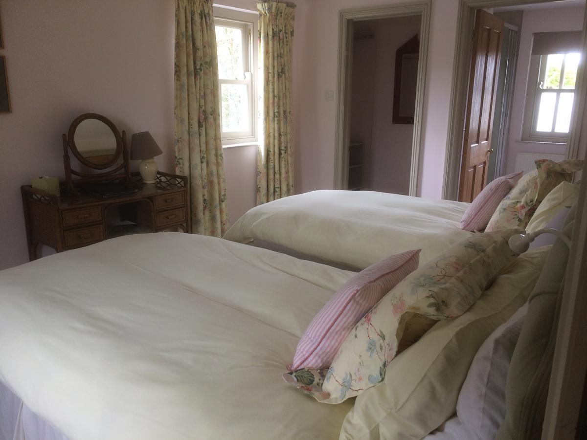 Tabor House B&B Фишгард Екстериор снимка